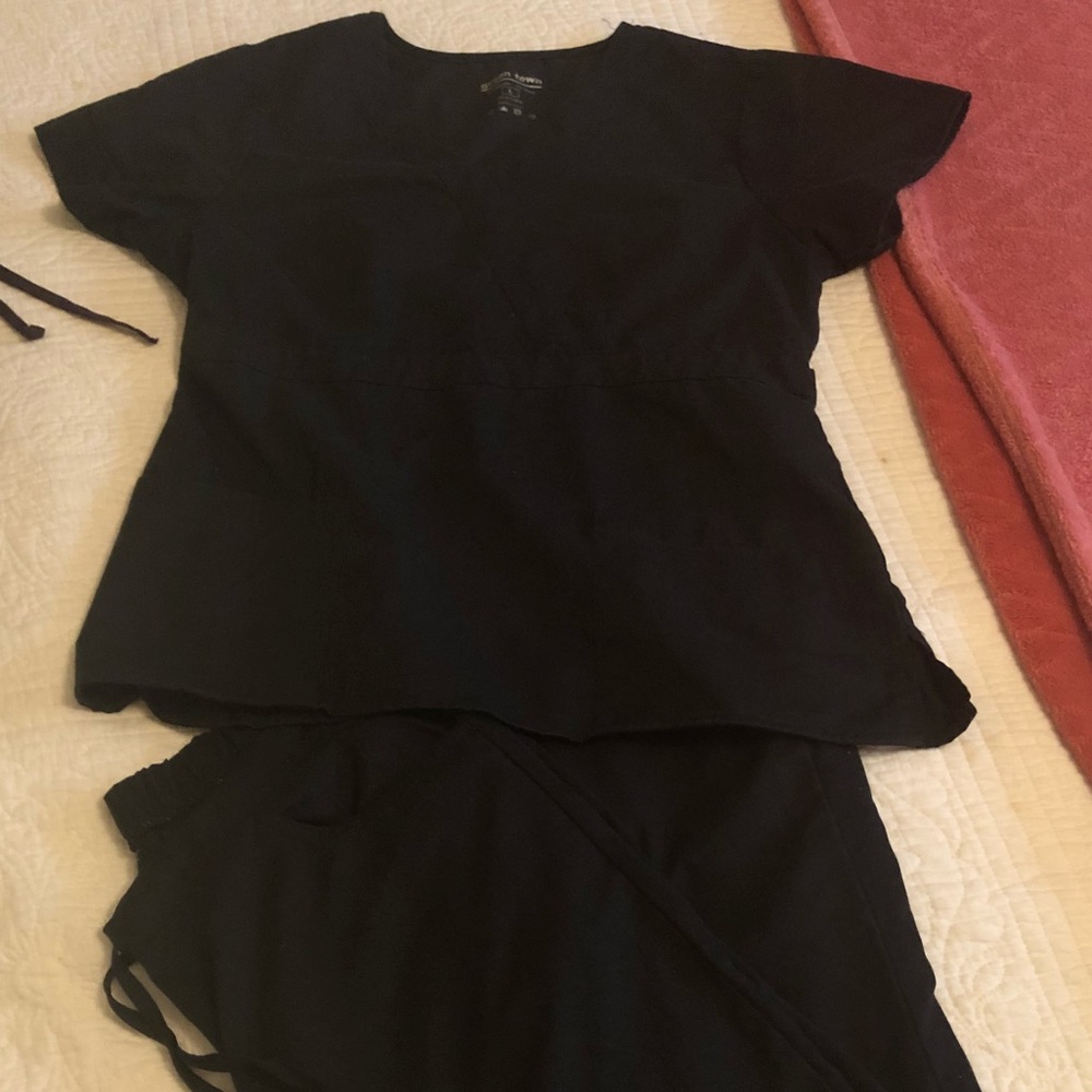 Black scrubs